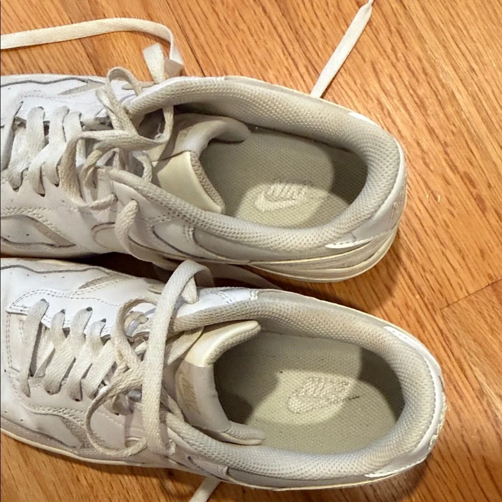 Nike Gamma Force Women’s Sneakers — White Light Bone Sanddrift Phantom — Size 10